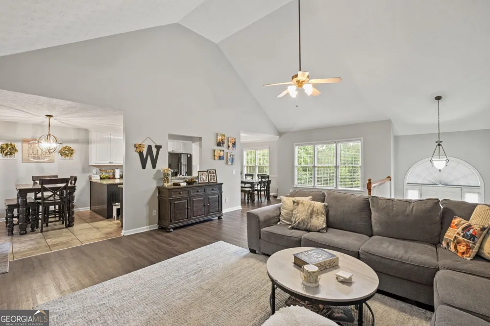 122 Brookhaven LN Canton, GA 30114