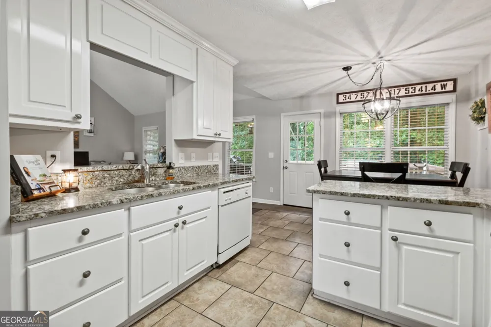 122 Brookhaven LN Canton, GA 30114