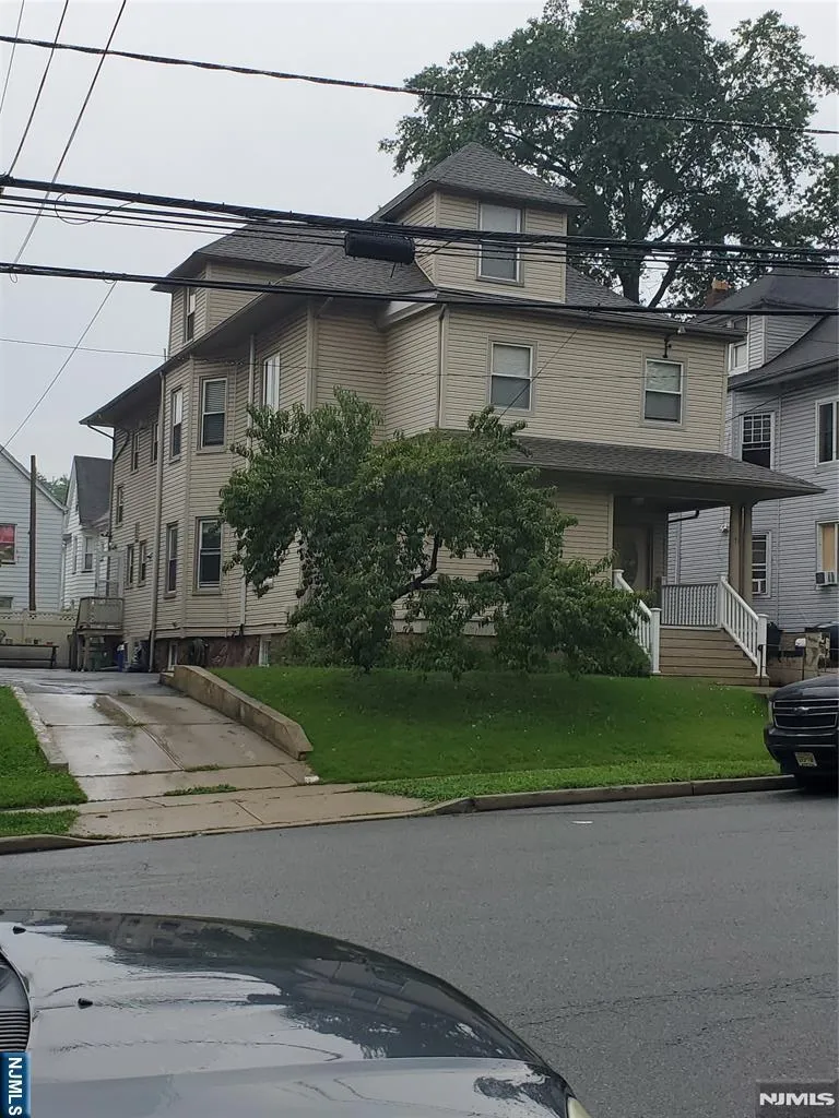 71 Aycrigg Avenue Passaic, NJ 07055