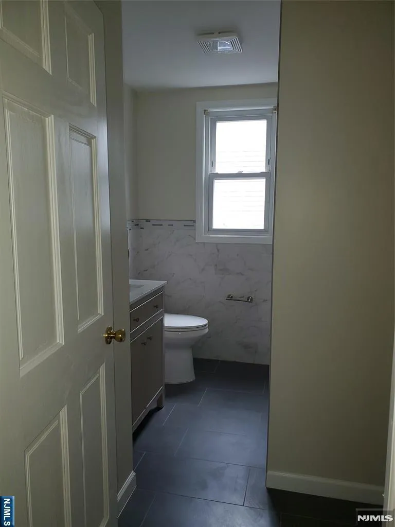 71 Aycrigg Avenue Passaic, NJ 07055