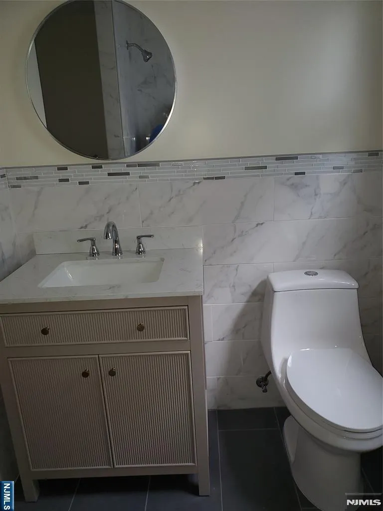 71 Aycrigg Avenue Passaic, NJ 07055