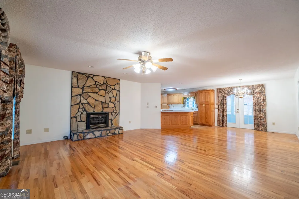 1327 Pinnacle DR Clayton, GA 30525