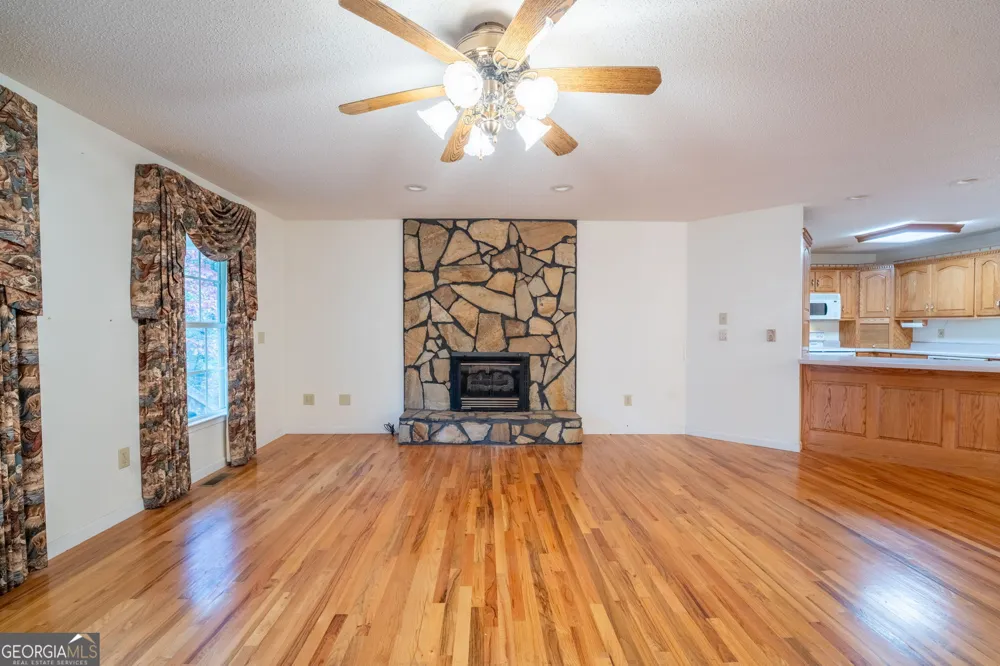 1327 Pinnacle DR Clayton, GA 30525