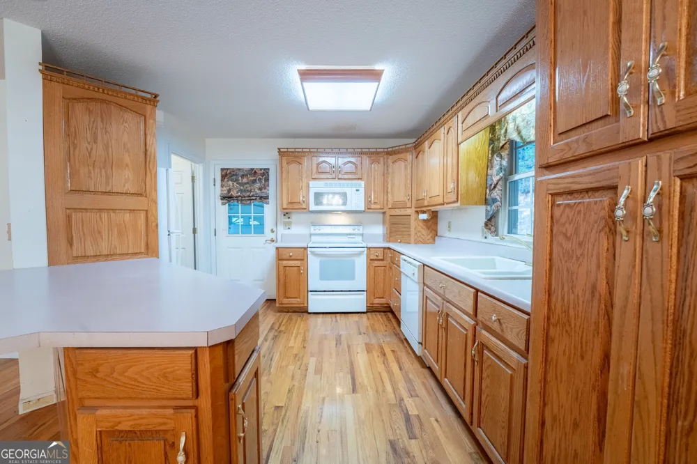 1327 Pinnacle DR Clayton, GA 30525