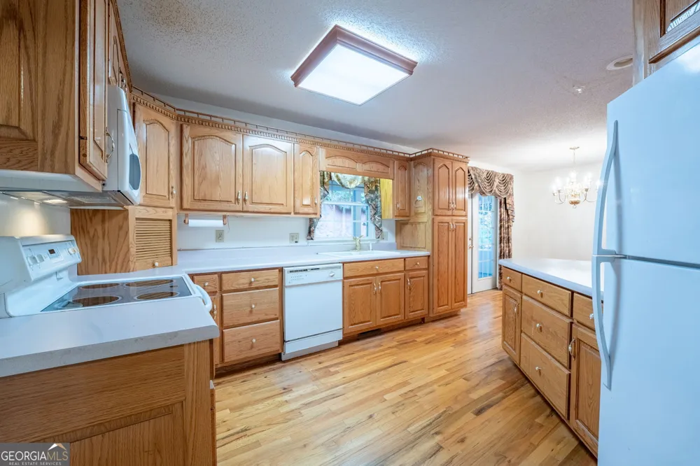1327 Pinnacle DR Clayton, GA 30525