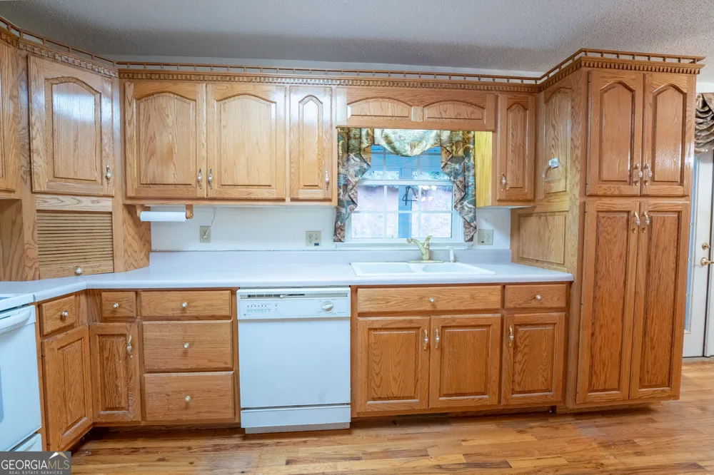 1327 Pinnacle DR Clayton, GA 30525