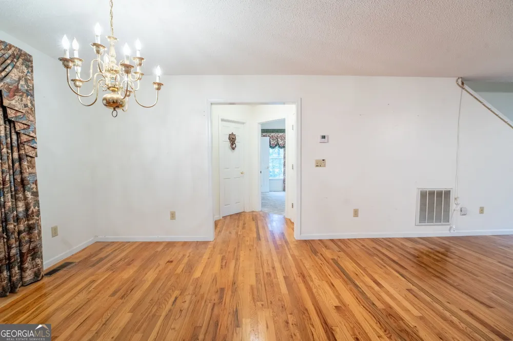 1327 Pinnacle DR Clayton, GA 30525