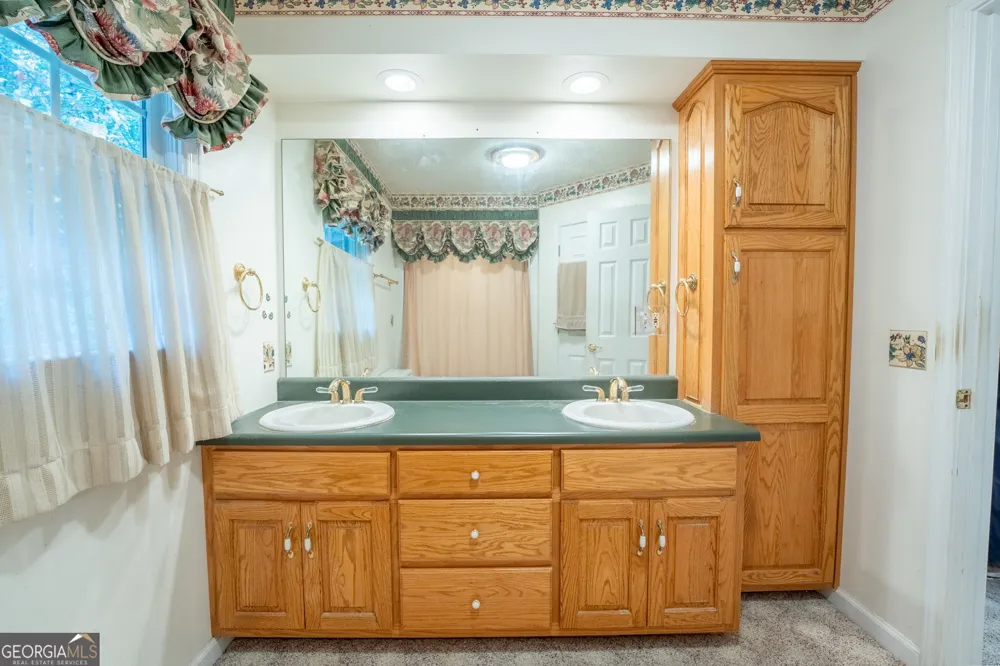 1327 Pinnacle DR Clayton, GA 30525