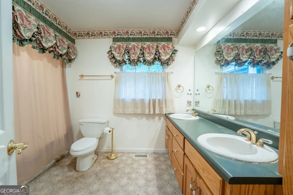 1327 Pinnacle DR Clayton, GA 30525