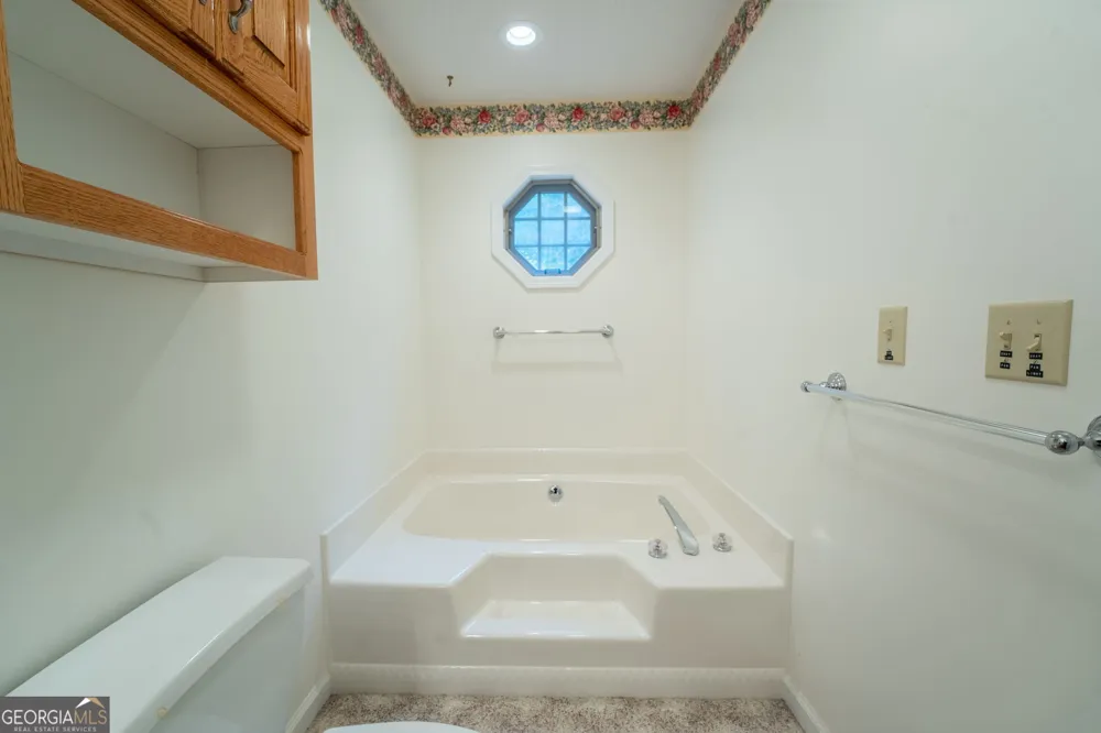 1327 Pinnacle DR Clayton, GA 30525