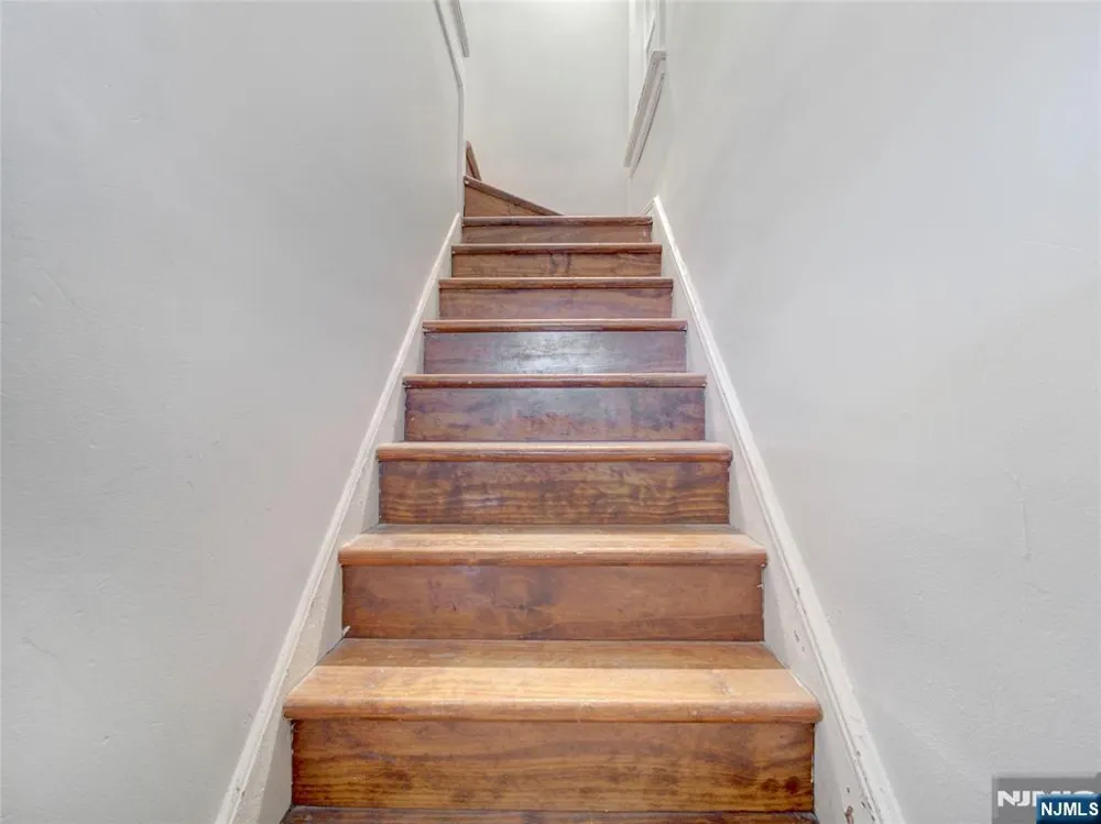 762 Summer Avenue Newark, NJ 07104