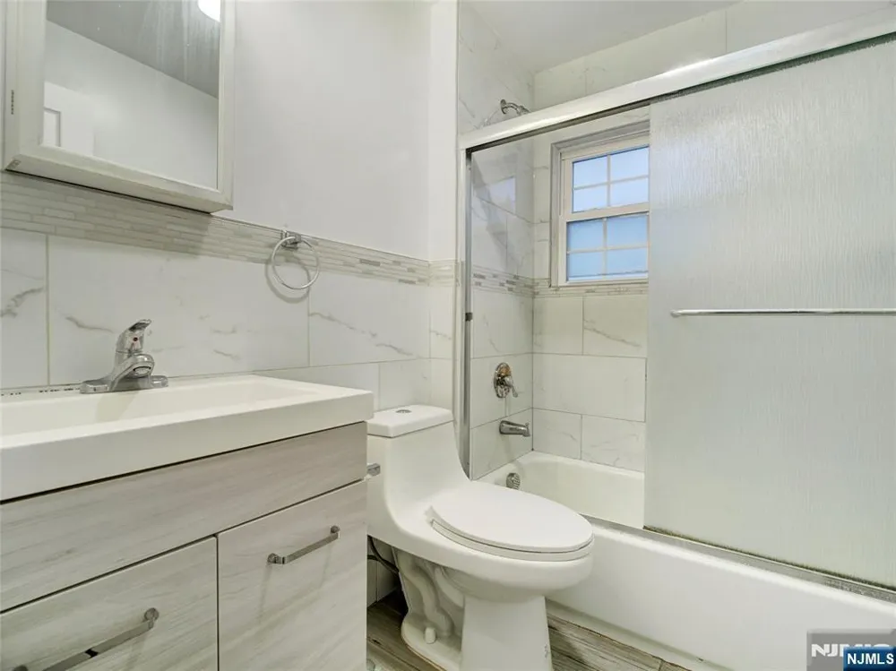 762 Summer Avenue Newark, NJ 07104