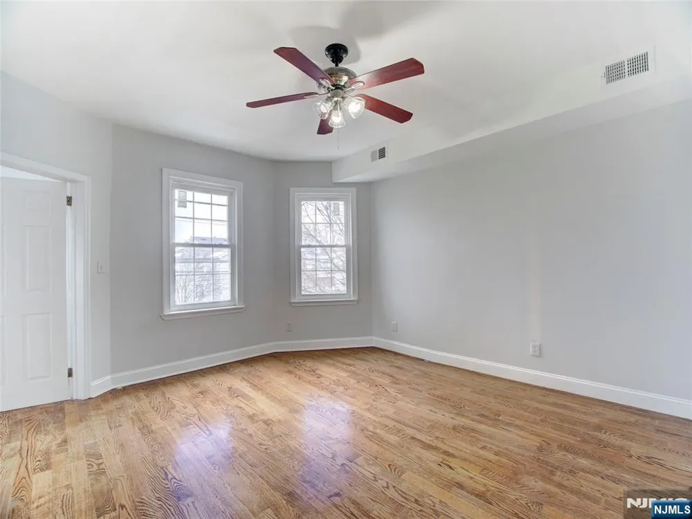 762 Summer Avenue Newark, NJ 07104