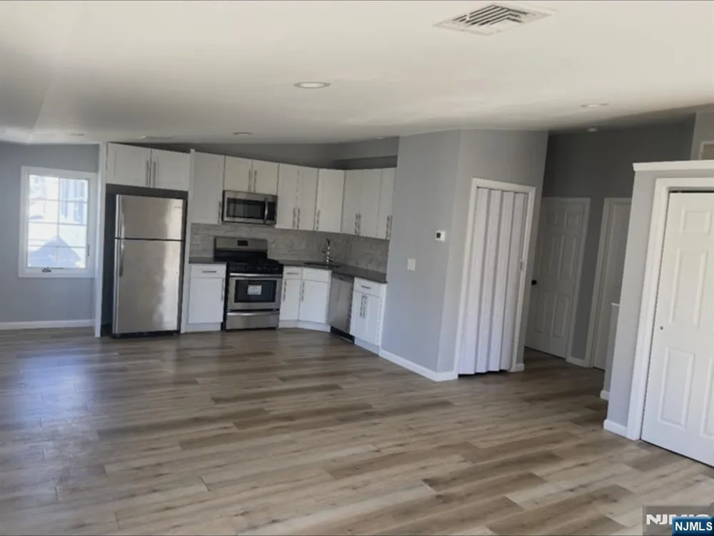 99 Passaic Avenue Hawthorne, NJ 07506