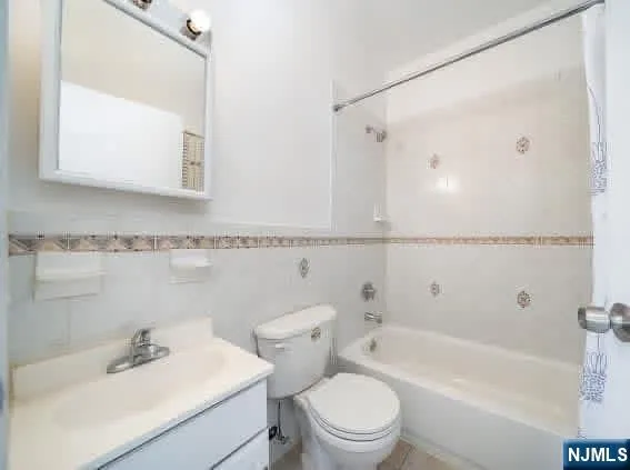 613 Ridge Road 2R Lyndhurst, NJ 07071