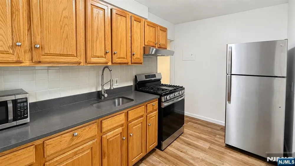 2160 Center Avenue 2L Fort Lee, NJ 07024