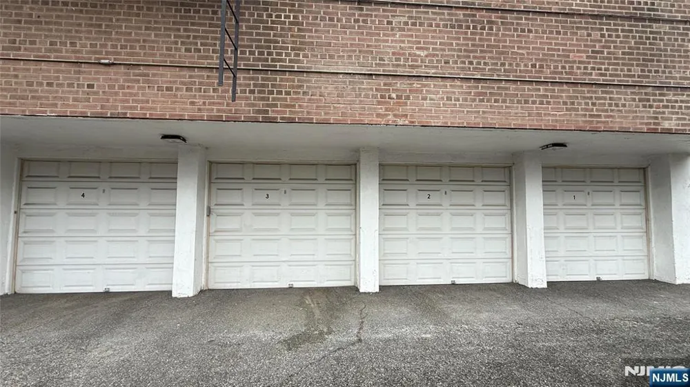 2160 Center Avenue 2L Fort Lee, NJ 07024