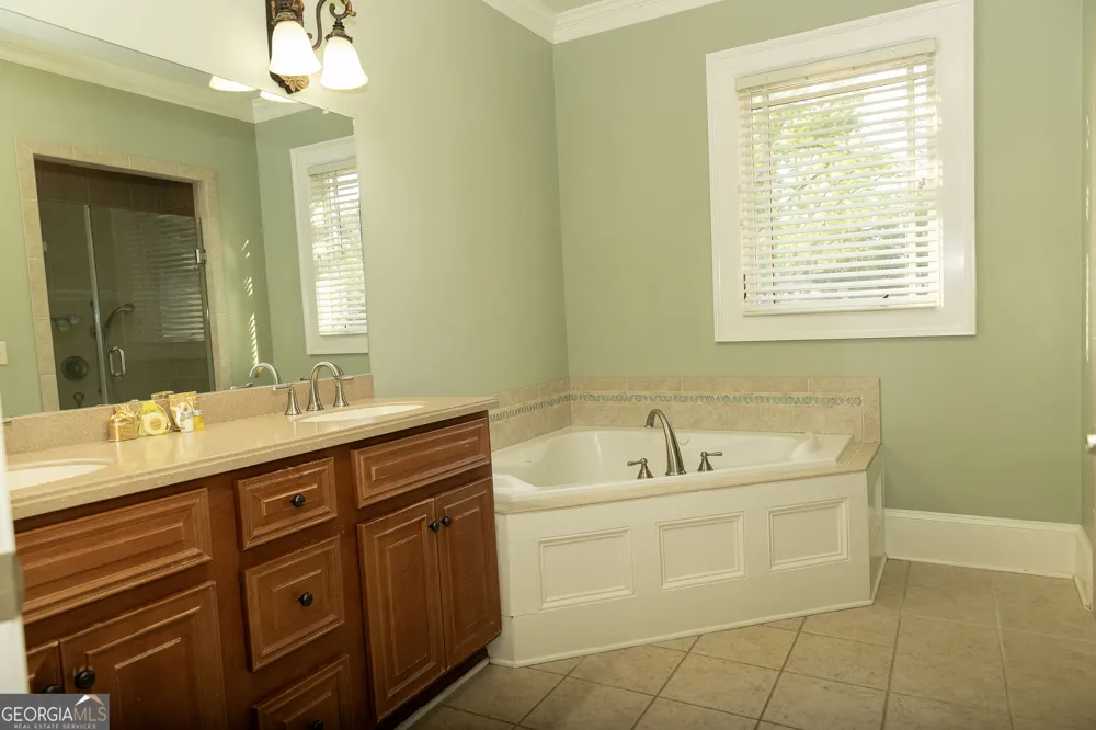 102 Arbor CT Dublin, GA 31021