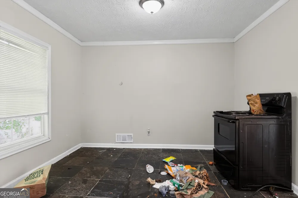 2128 Tiffany LN Lithonia, GA 30058