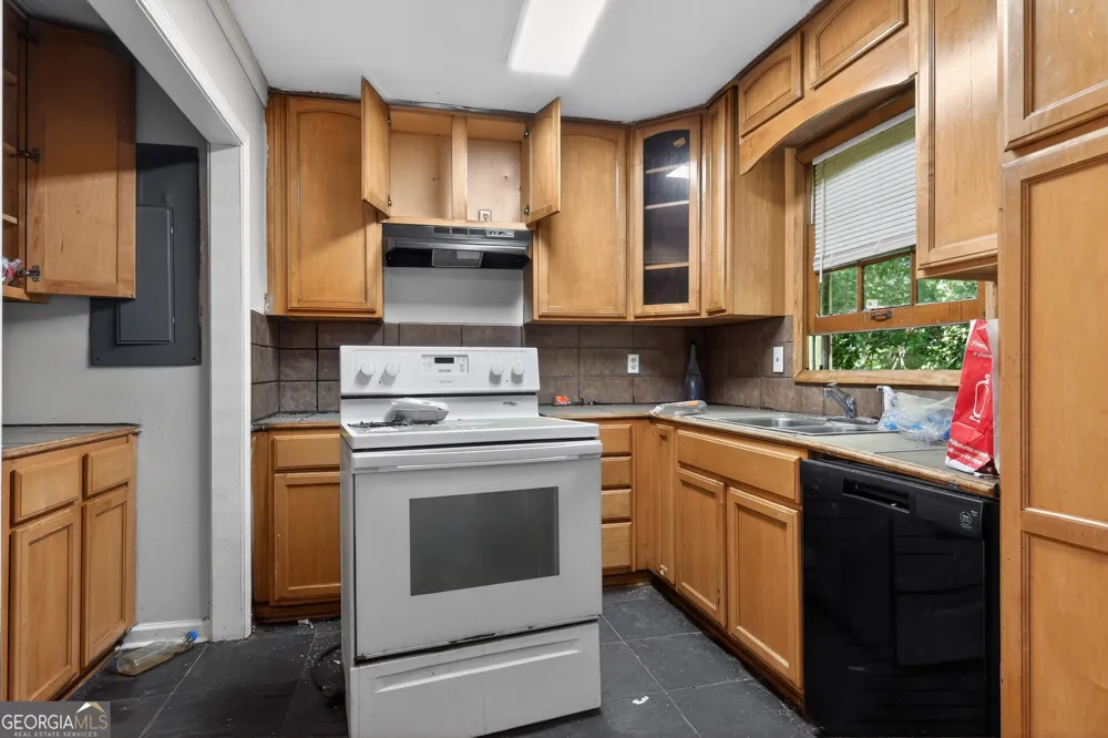 2128 Tiffany LN Lithonia, GA 30058