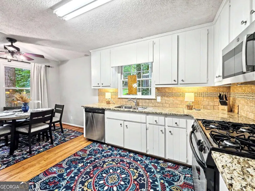 916 Little River LN Woodstock, GA 30189
