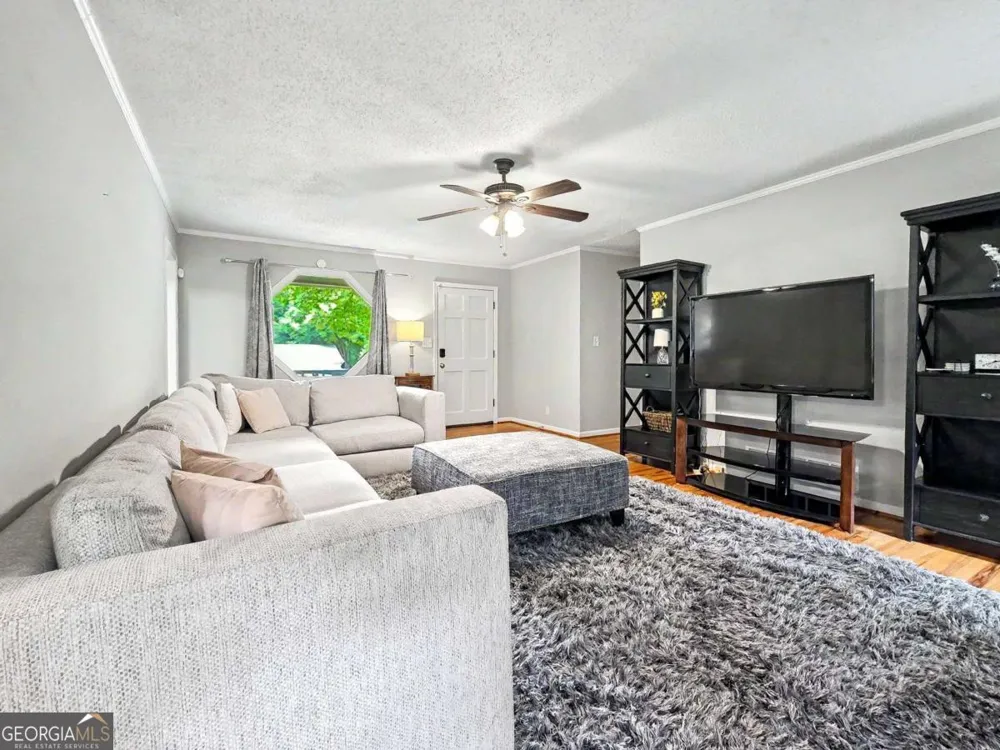 916 Little River LN Woodstock, GA 30189