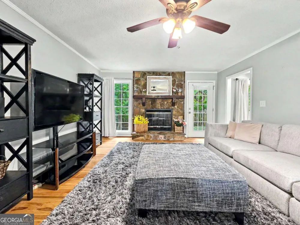 916 Little River LN Woodstock, GA 30189