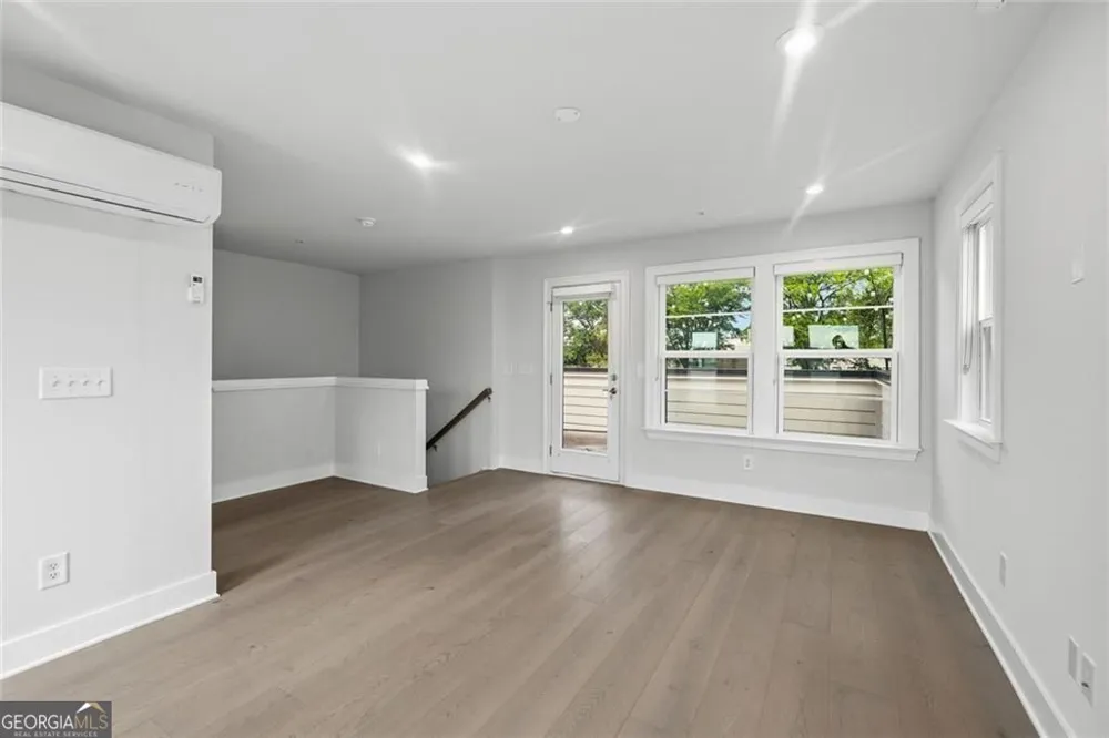 1012 Burnside LN NW Atlanta, GA 30318