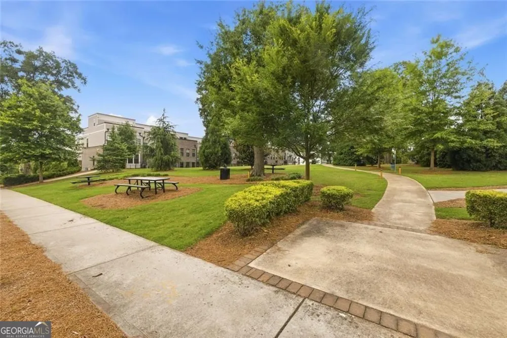 1012 Burnside LN NW Atlanta, GA 30318