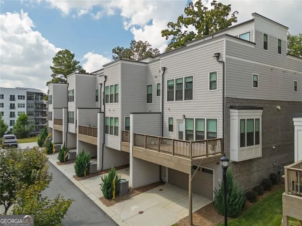 1012 Burnside LN NW Atlanta, GA 30318