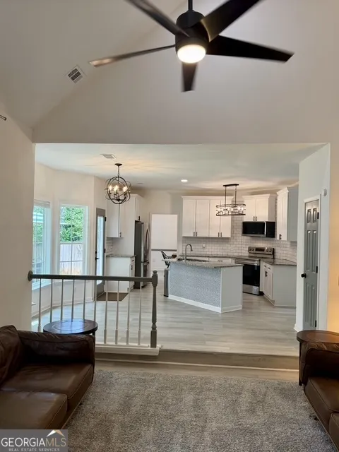 565 Fortune Ridge RD Stone Mountain, GA 30087