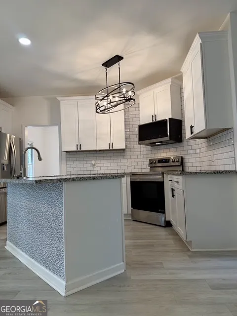 565 Fortune Ridge RD Stone Mountain, GA 30087