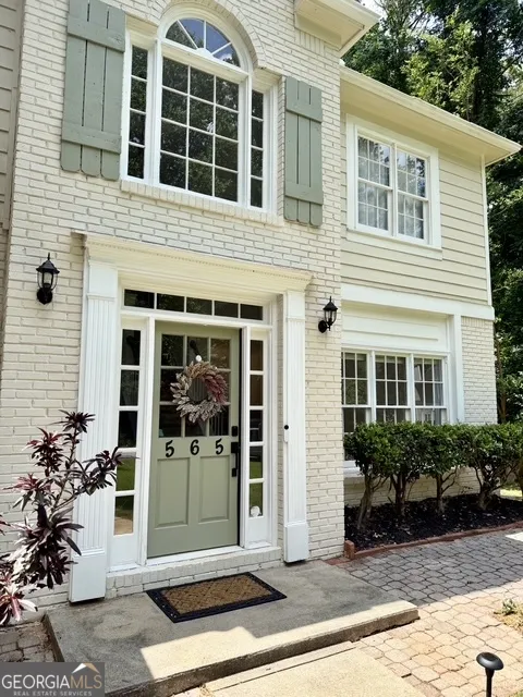 565 Fortune Ridge RD Stone Mountain, GA 30087