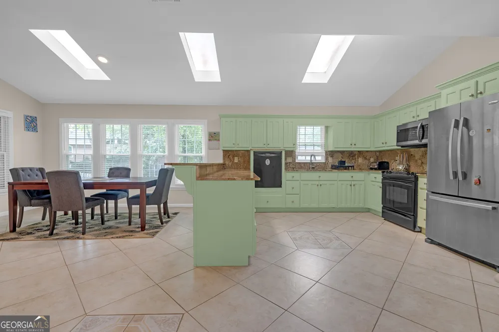 2694 Elmhurst CT NW Kennesaw, GA 30152