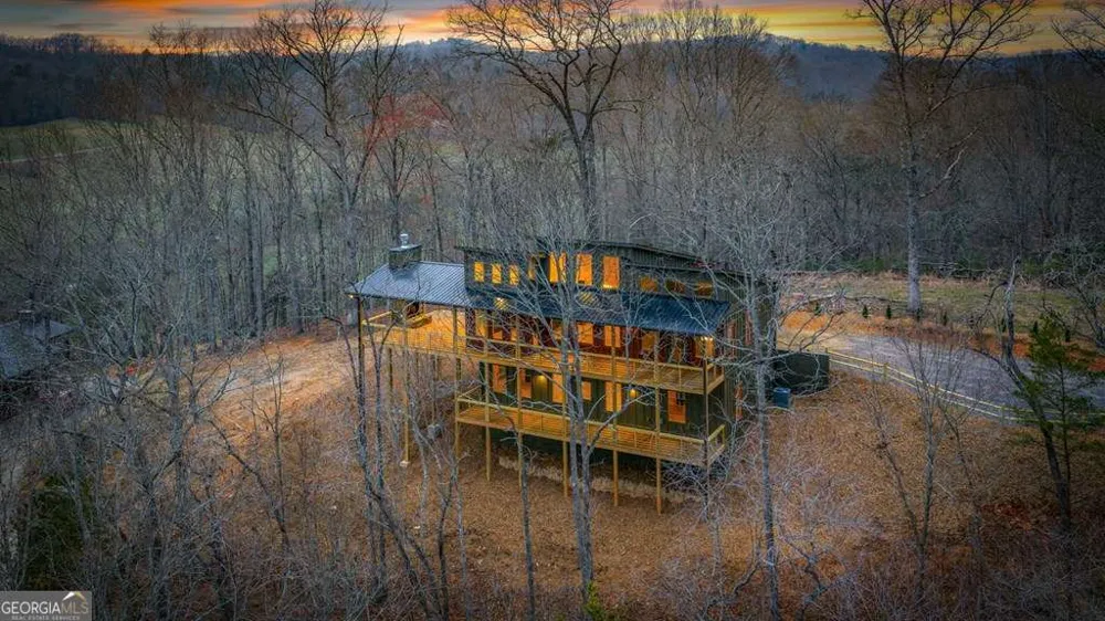 416 Windy Valley TRL Blue Ridge, GA 30513