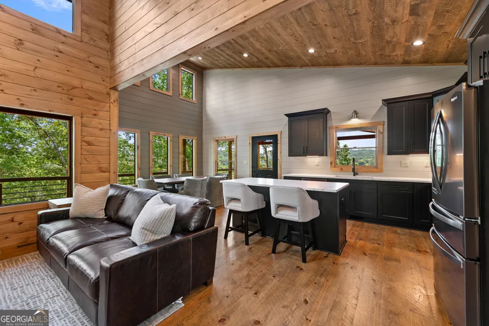 416 Windy Valley TRL Blue Ridge, GA 30513