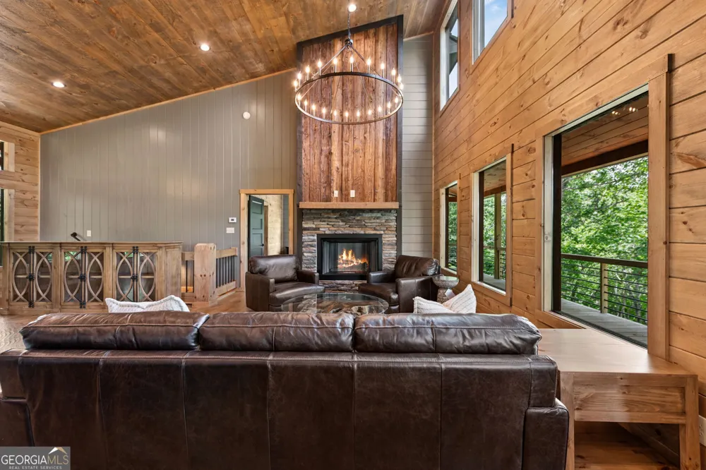 416 Windy Valley TRL Blue Ridge, GA 30513