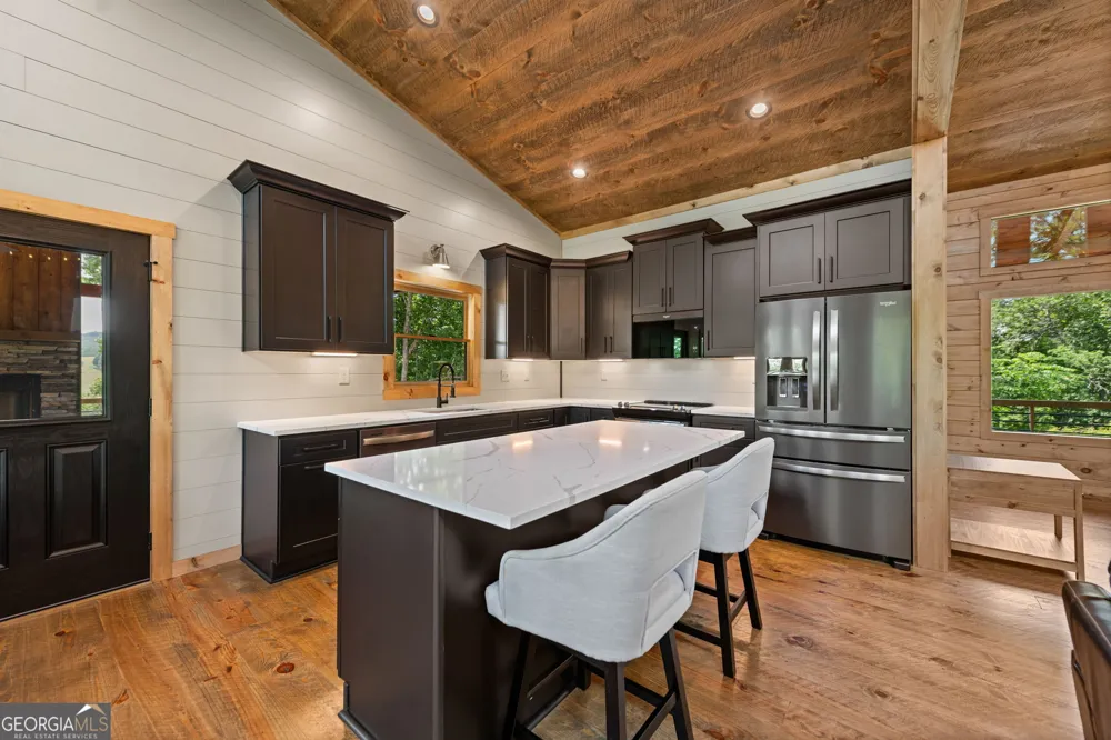 416 Windy Valley TRL Blue Ridge, GA 30513