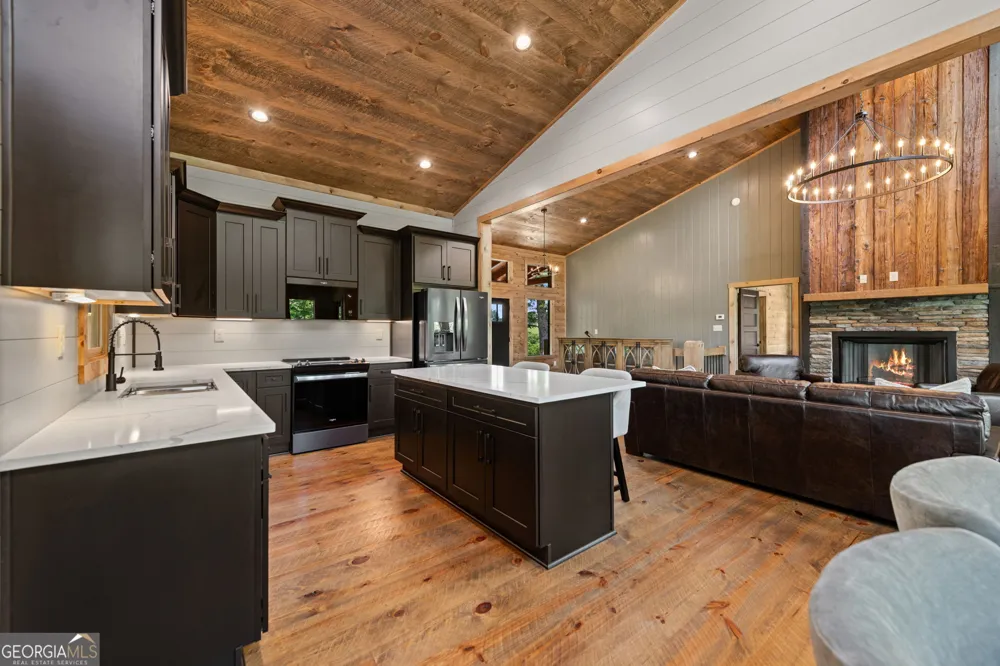 416 Windy Valley TRL Blue Ridge, GA 30513