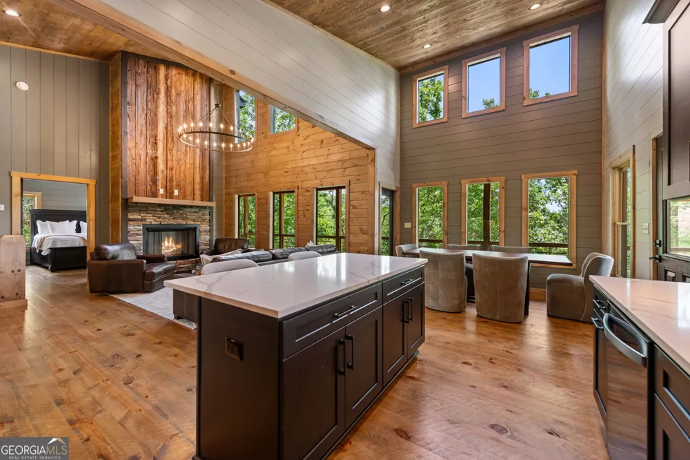 416 Windy Valley TRL Blue Ridge, GA 30513
