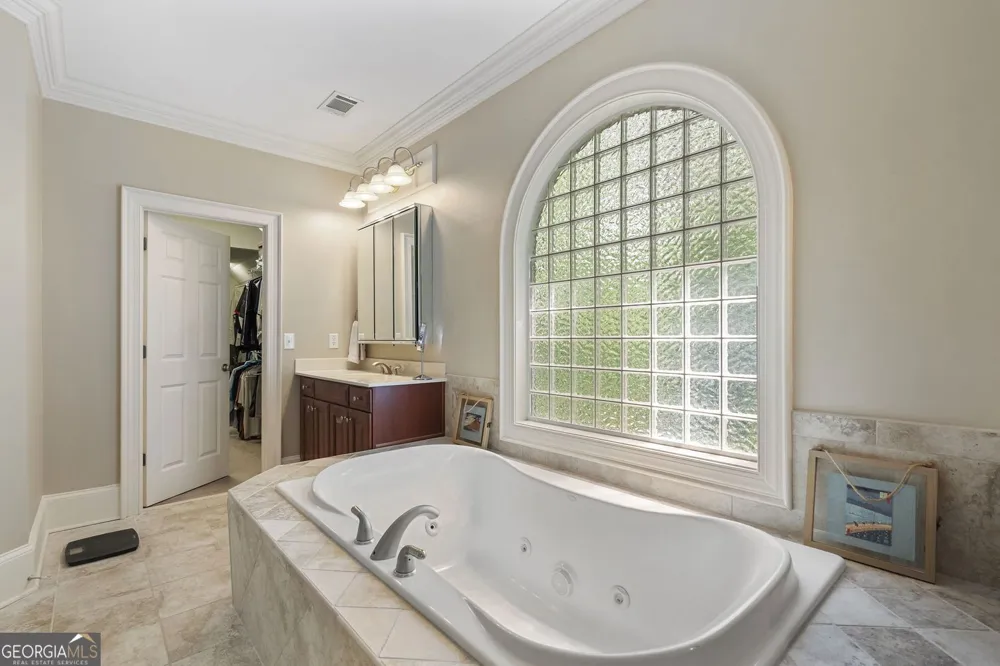 3698 Lakeview DR Tucker, GA 30084