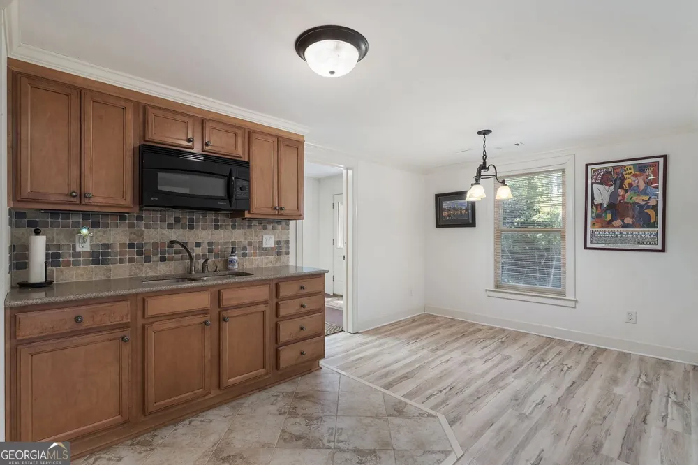 3698 Lakeview DR Tucker, GA 30084