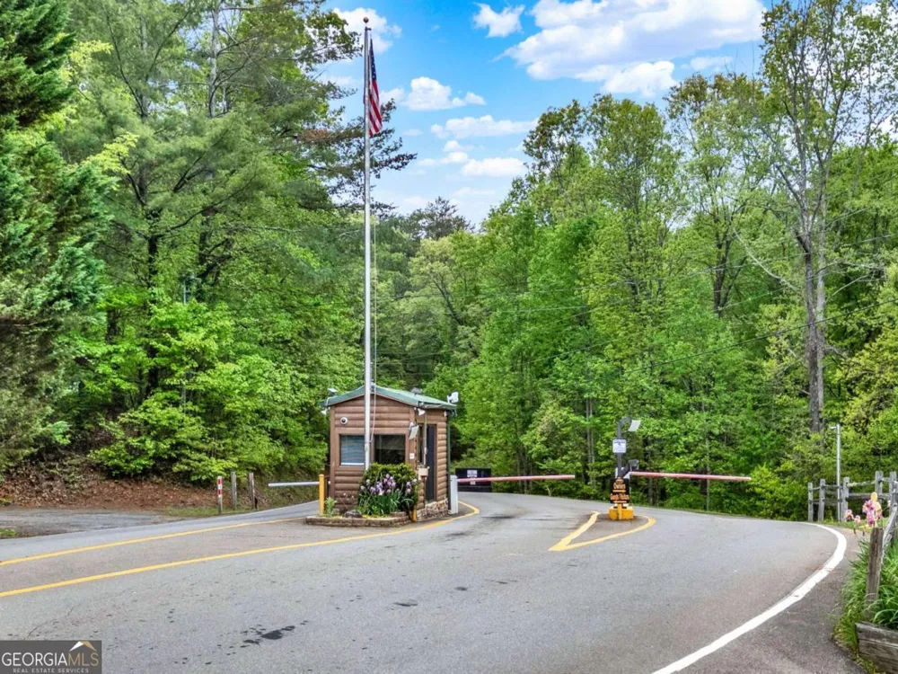 5 W Muller lane Ellijay, GA 30540