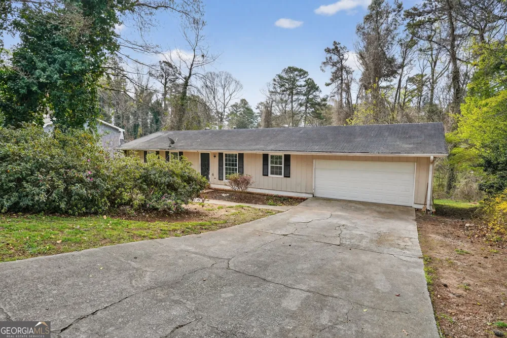 6925 Kimberland Gardens LN Lithonia, GA 30058