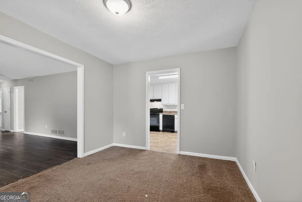 6925 Kimberland Gardens LN Lithonia, GA 30058
