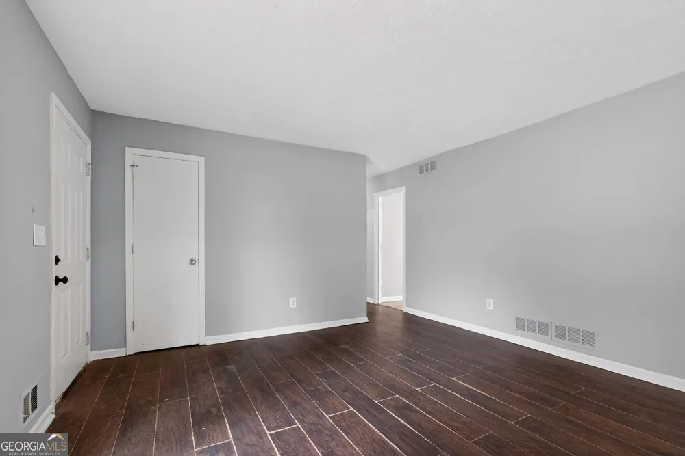 6925 Kimberland Gardens LN Lithonia, GA 30058