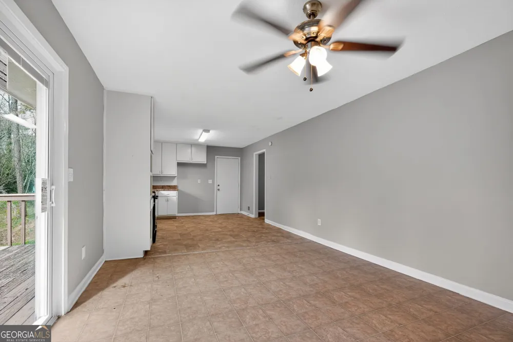 6925 Kimberland Gardens LN Lithonia, GA 30058