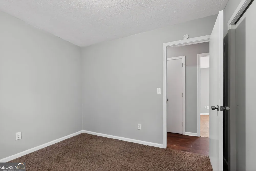 6925 Kimberland Gardens LN Lithonia, GA 30058