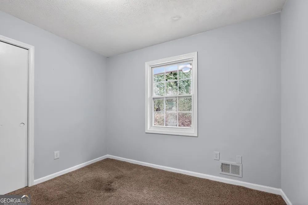 6925 Kimberland Gardens LN Lithonia, GA 30058