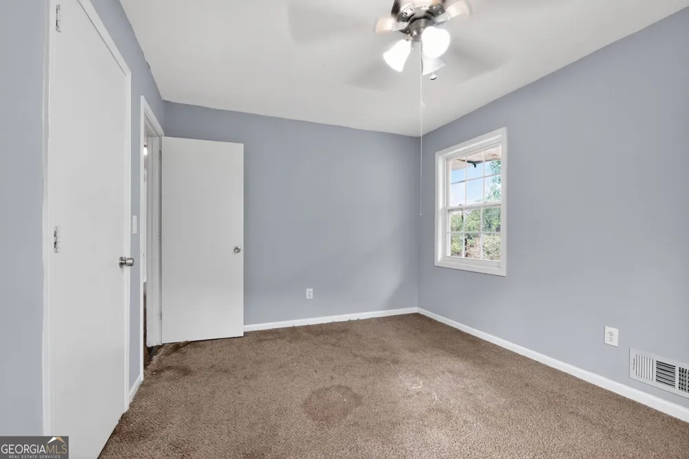 6925 Kimberland Gardens LN Lithonia, GA 30058
